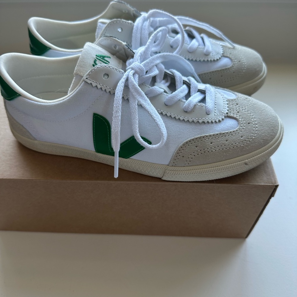 Veja White and Green Women's Sneakers - Picture 4 of 14